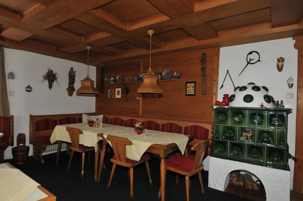 Fruehstueckspension & Appartements Eugenie Кицбюел Екстериор снимка
