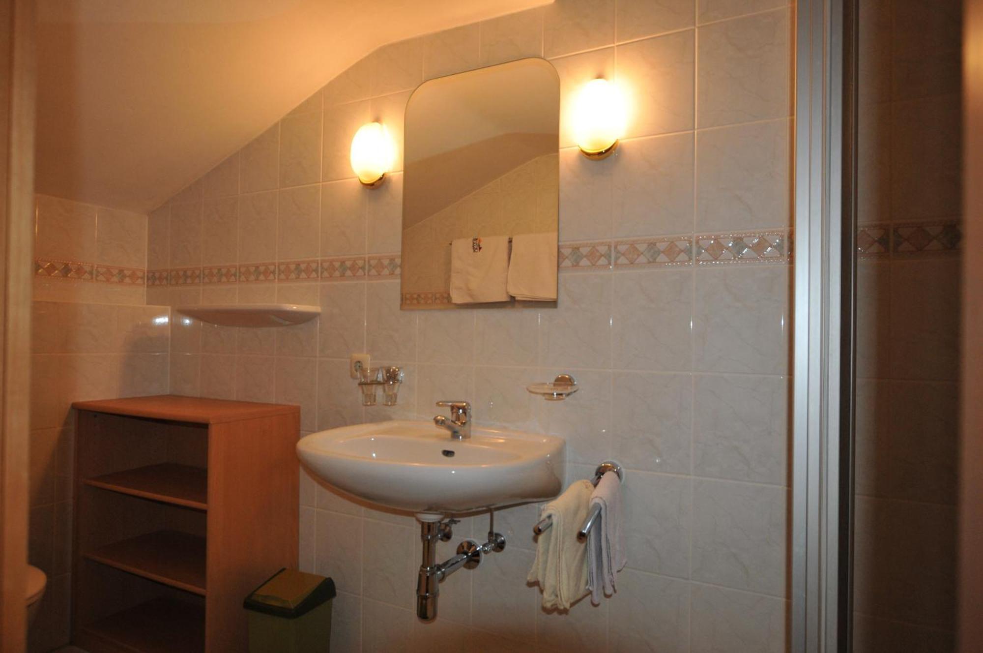 Fruehstueckspension & Appartements Eugenie Кицбюел Екстериор снимка